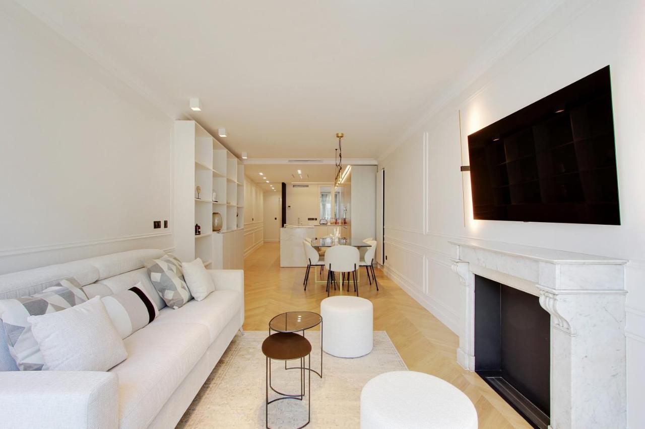Stunning Apartment With View At The Very Heart Of Paris Luaran gambar