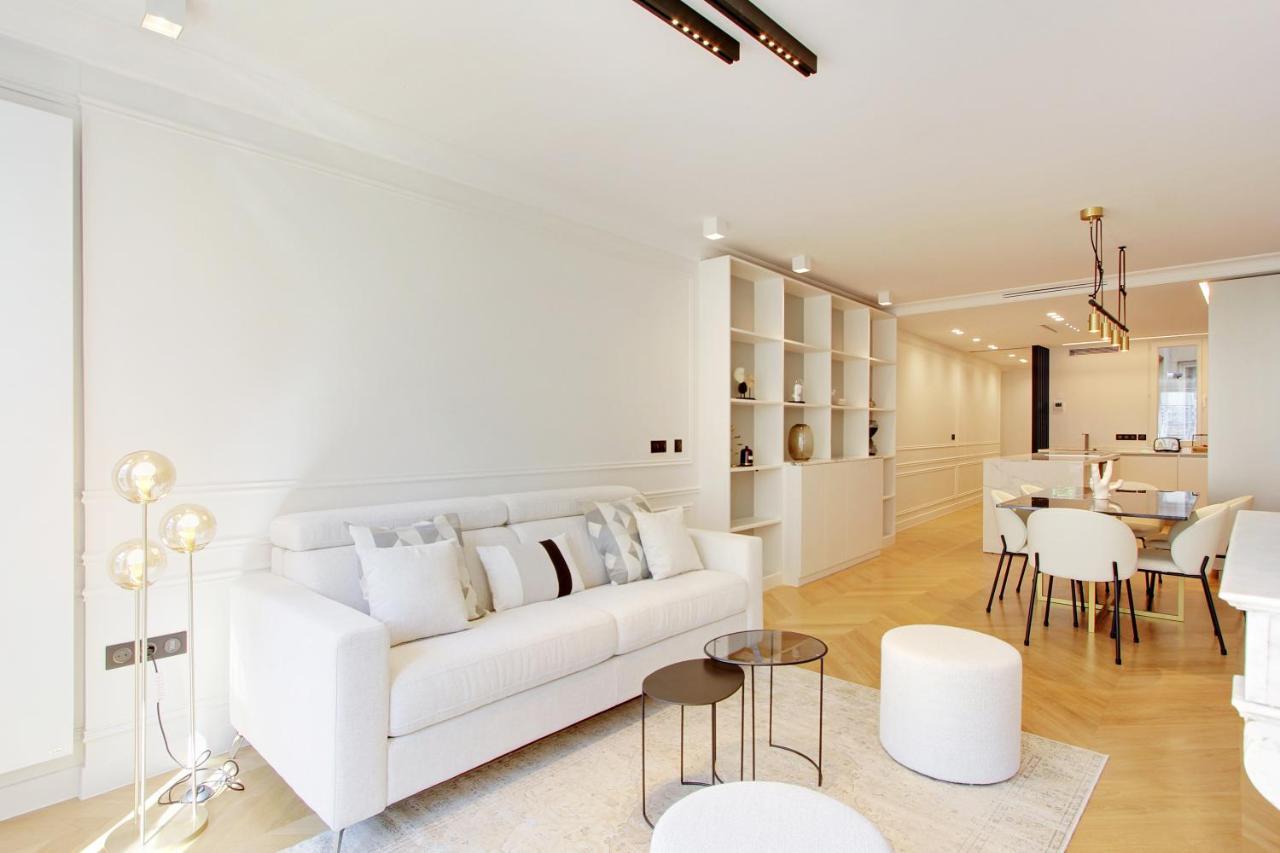 Stunning Apartment With View At The Very Heart Of Paris Luaran gambar