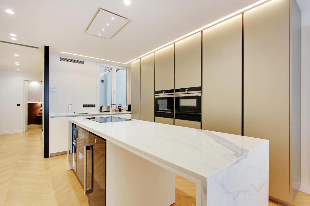 Stunning Apartment With View At The Very Heart Of Paris Luaran gambar